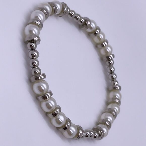 NWT Wool + Pepper Co. Silver & Pearl Bracelet - Picture 3 of 5